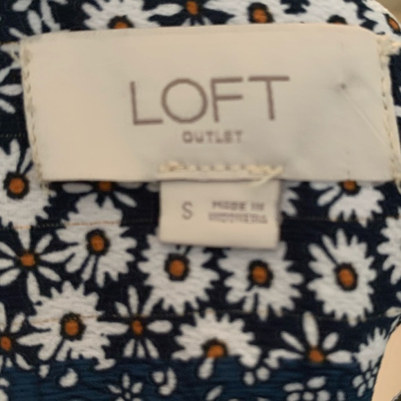 Loft Bohemian Floral Patchwork Pattern Quarter Sleeve V-Neckline Blouse. - Picture 5 of 9